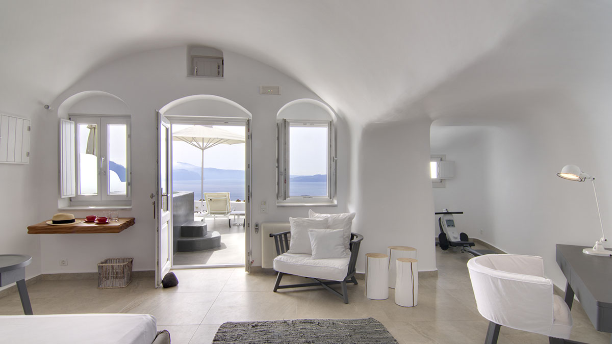 Premium Suite with Private Hot Tub & Caldera View